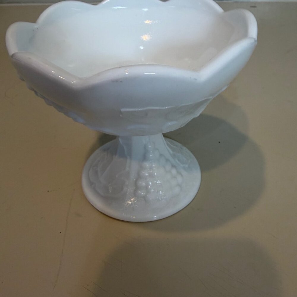 VINTAGE INDIANA GLASS COLONY MILK GLASS *HARVEST GRAPE* TAPER CANDLEHOLDER 4"